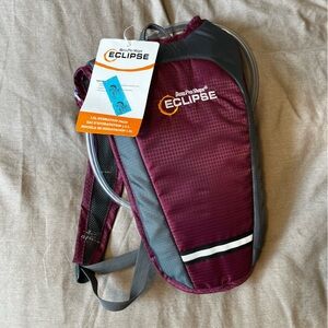 Bass Pro Shops | NWT 1.5L Hydration Pack